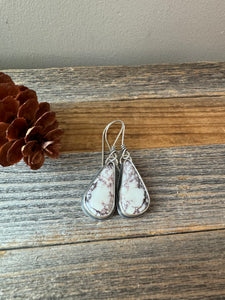 Simple Wild Horse Magnesite Earrings