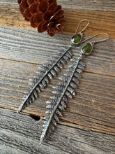 Load image into Gallery viewer, Rosecut Green Kyanite + Long silver ferns