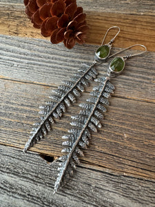 Rosecut Green Kyanite + Long silver ferns