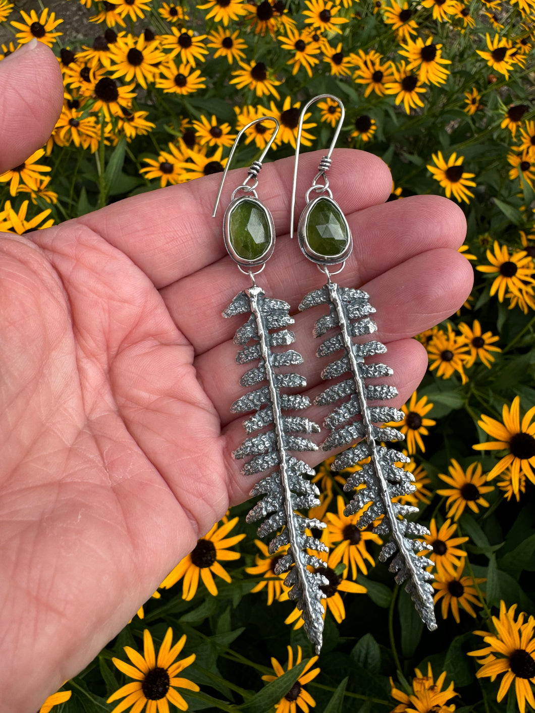 Rosecut Green Kyanite + Long silver ferns